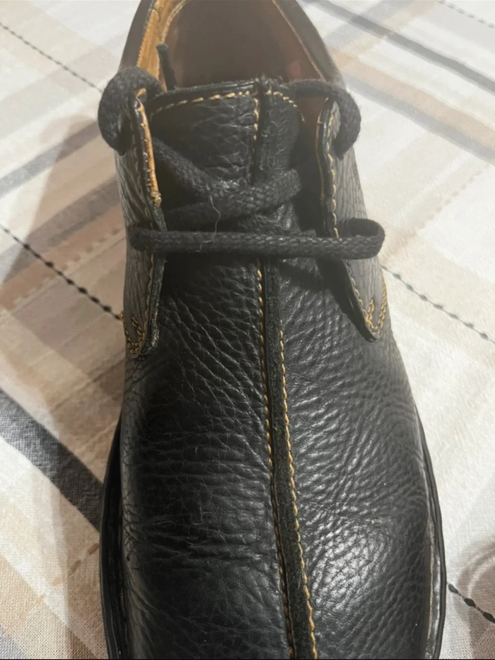 Born Black Leather Oxford Shoes with Contrast Stitching